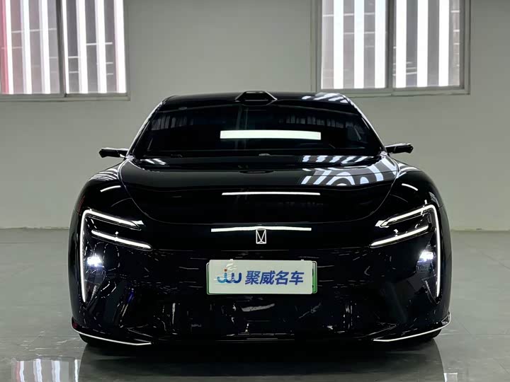 Фото 2 - Avatr 06