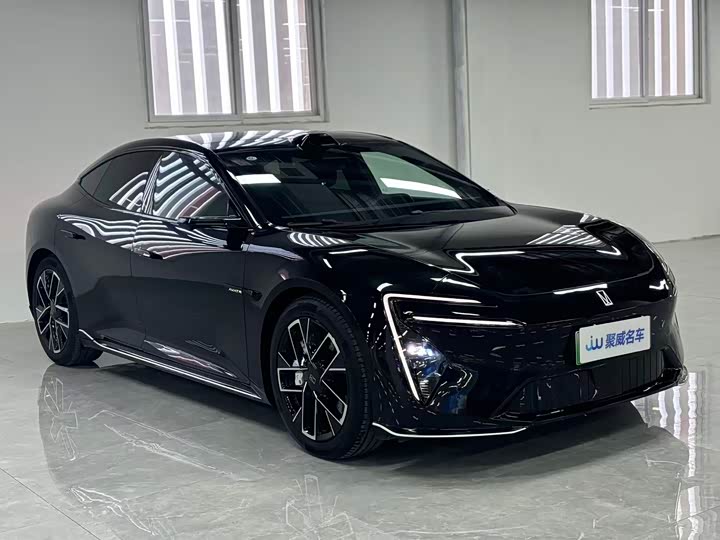 Фото 3 - Avatr 06