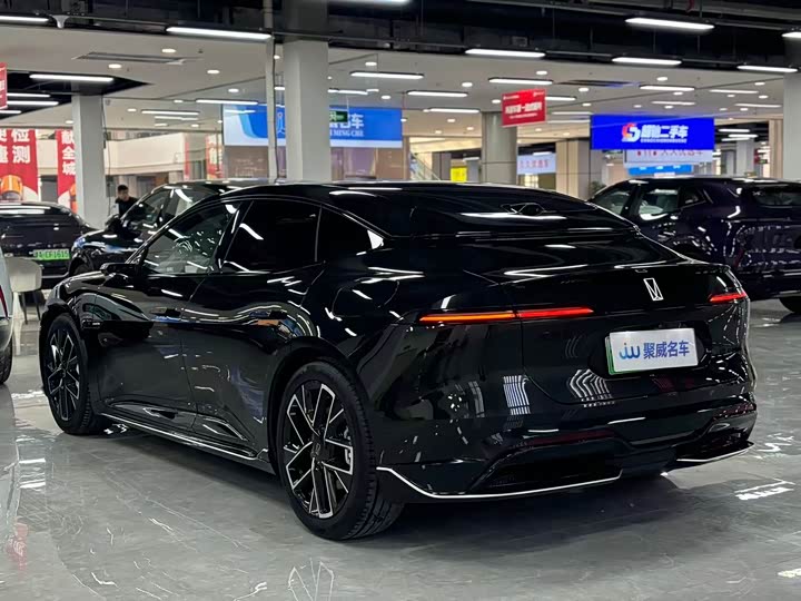 Фото 9 - Avatr 06