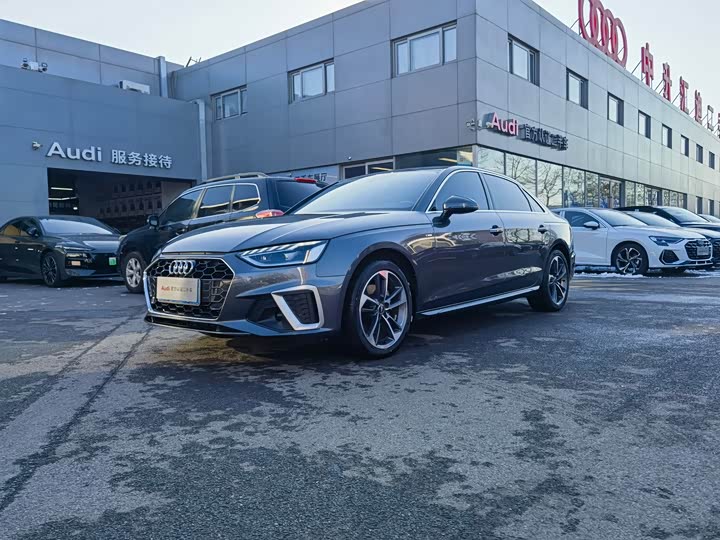 Фото 1 - Audi A4L