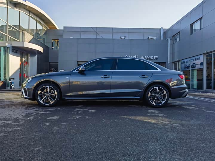 Фото 3 - Audi A4L