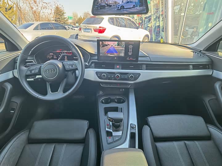 Фото 6 - Audi A4L