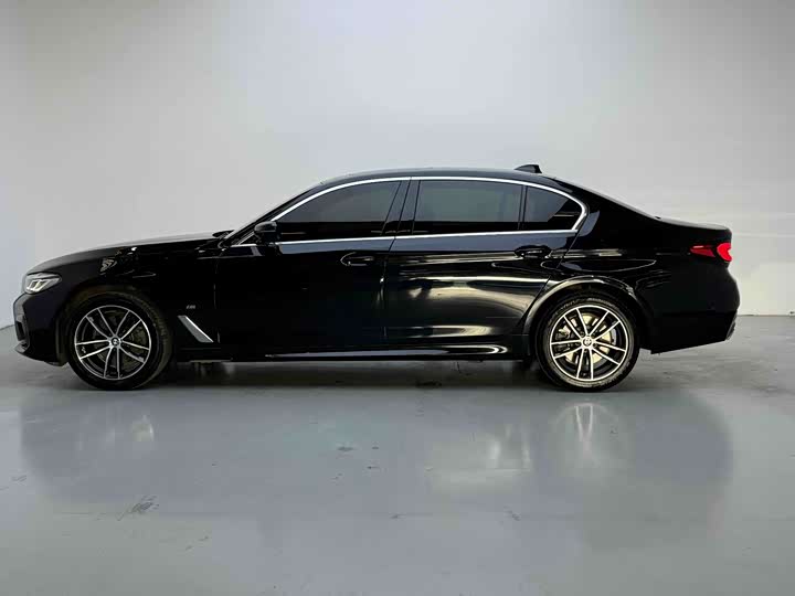 Фото 5 - BMW 5 Series