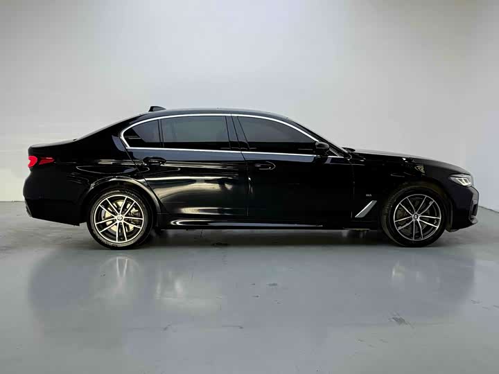 Фото 6 - BMW 5 Series