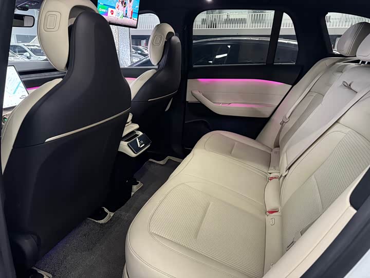 Фото 7 - Nio ES6