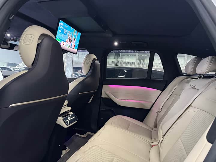 Фото 8 - Nio ES6