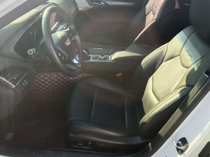 Фото 6 - Cadillac CT5