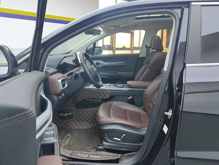 Фото 9 - Geely Okavango