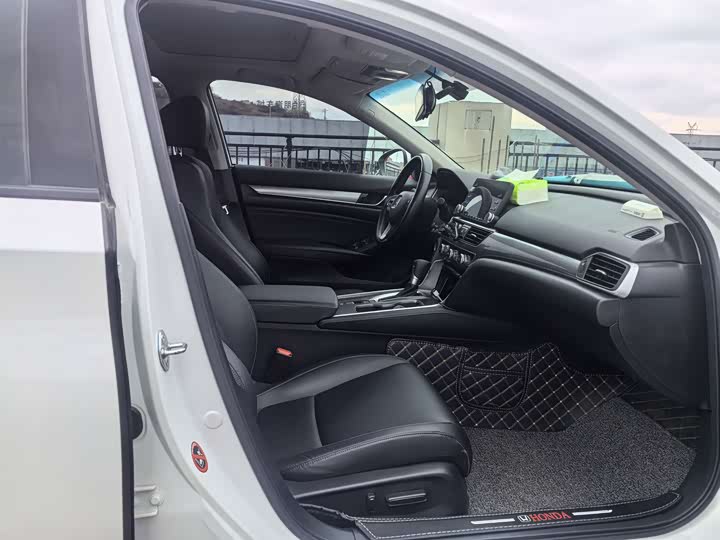 Фото 5 - Honda Accord