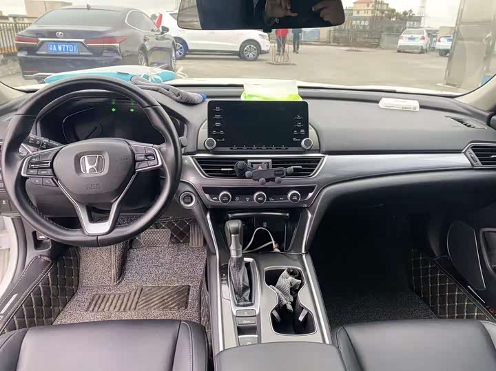 Фото 6 - Honda Accord