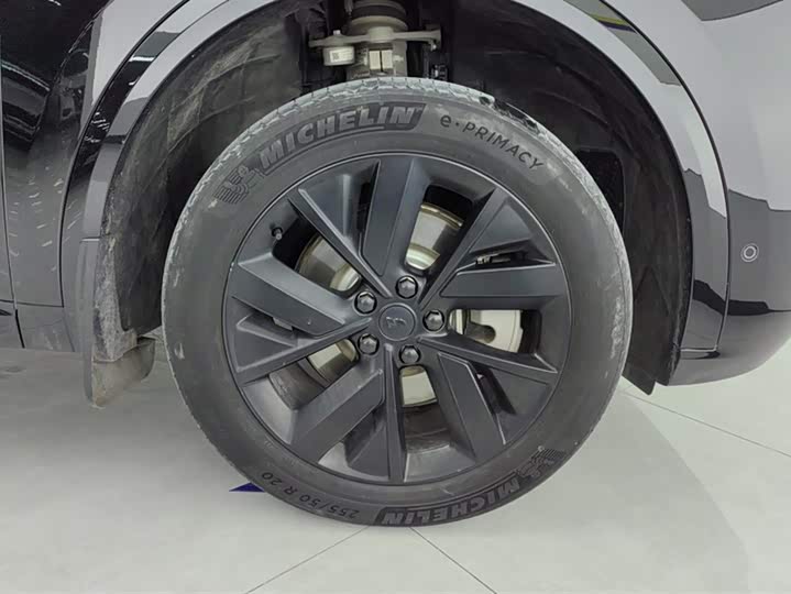 Фото 6 - LiXiang L8