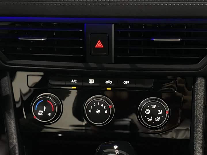 Фото 9 - Volkswagen Sagitar L