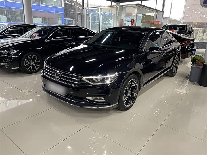 Фото 1 - Volkswagen Magotan