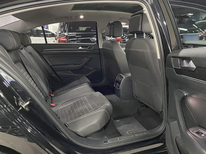 Фото 8 - Volkswagen Magotan