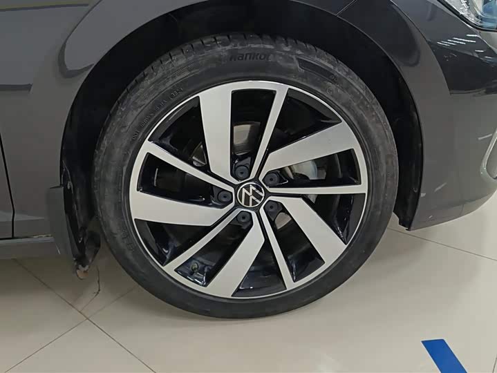 Фото 6 - Volkswagen Sagitar L