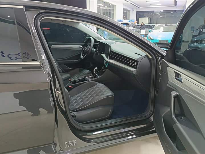 Фото 8 - Volkswagen Sagitar L