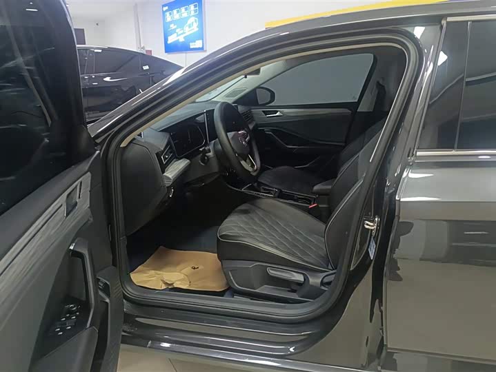 Фото 9 - Volkswagen Sagitar L