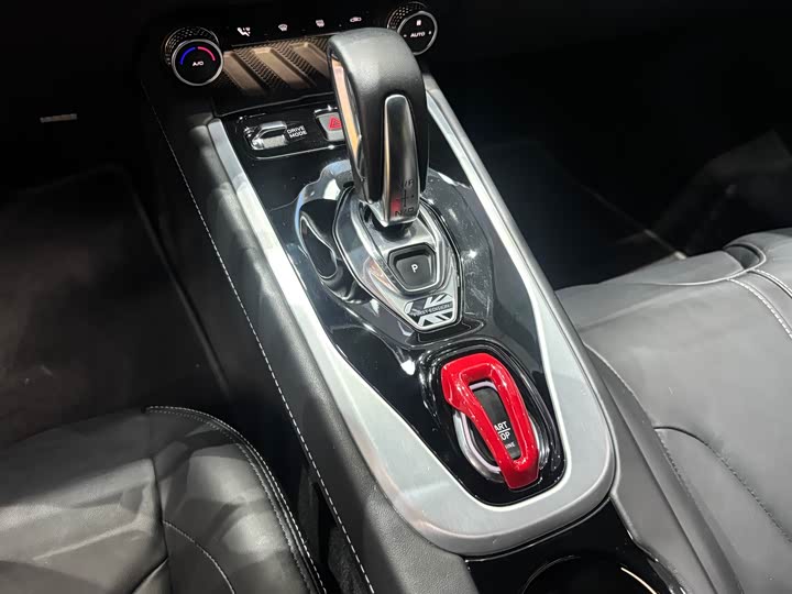 Фото 3 - Lotus Emira