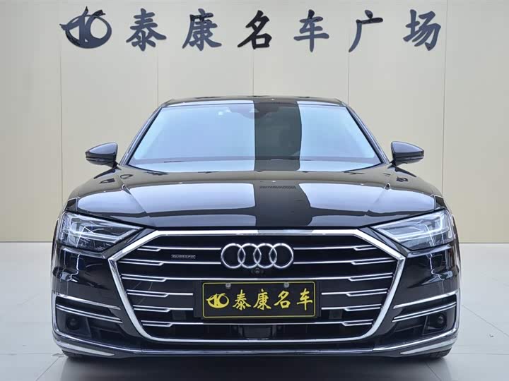 Фото 2 - Audi A8