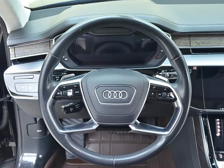 Фото 5 - Audi A8
