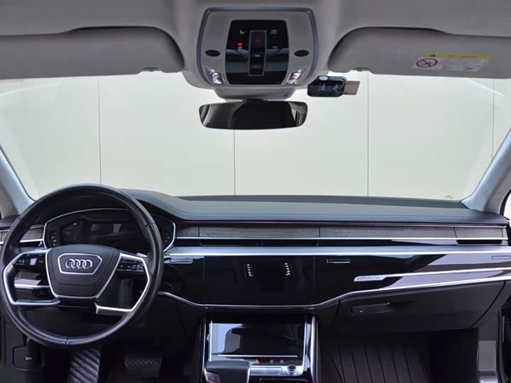Фото 6 - Audi A8