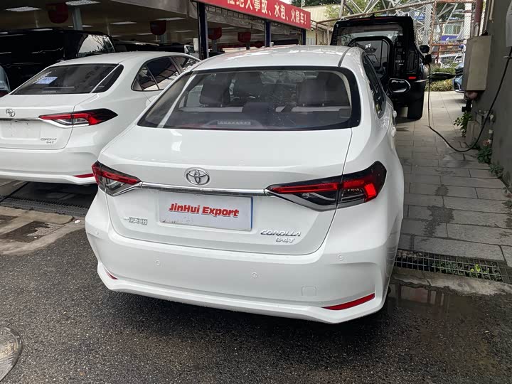 Фото 5 - Toyota Corolla