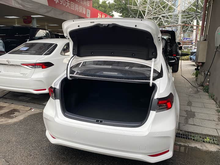 Фото 6 - Toyota Corolla