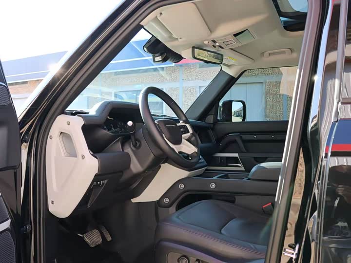 Фото 7 - Land Rover Defender