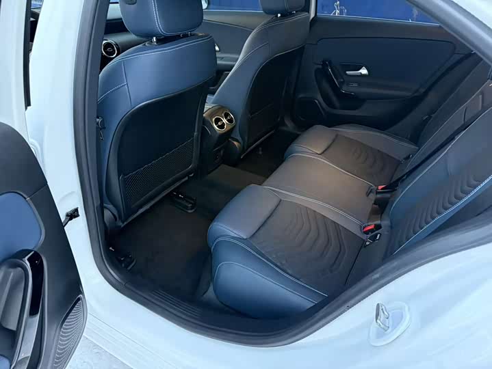 Фото 8 - Mercedes-Benz A-Class