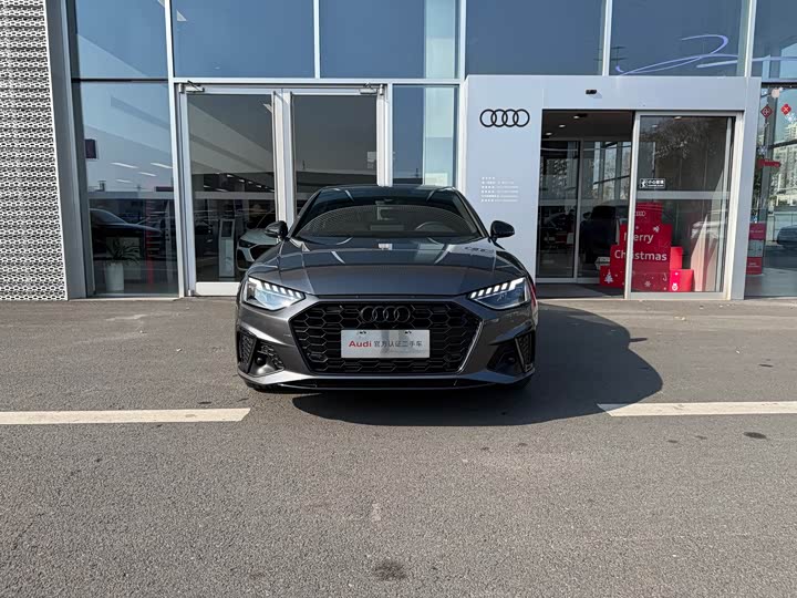 Фото 2 - Audi A4L