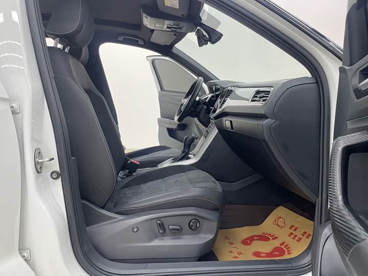 Фото 7 - Volkswagen T-Roc