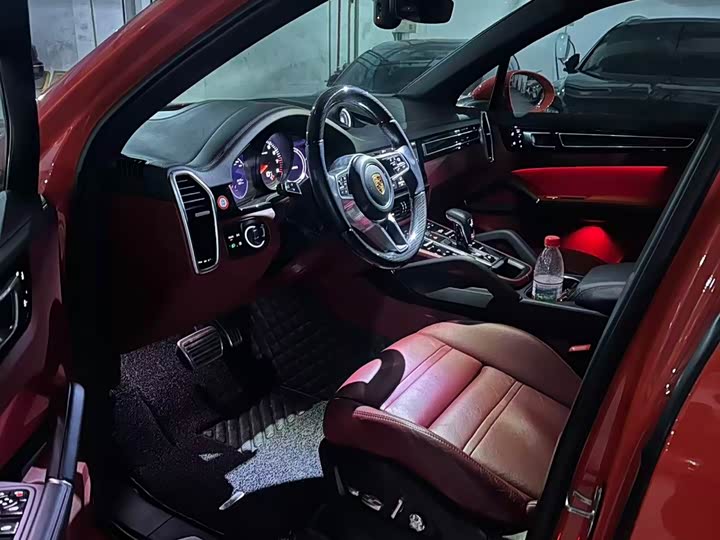 Фото 7 - Porsche Cayenne