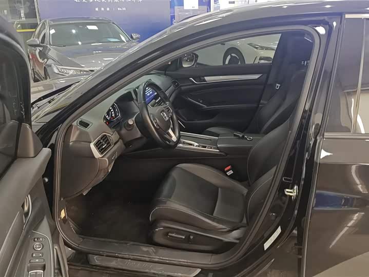 Фото 9 - Honda Inspire