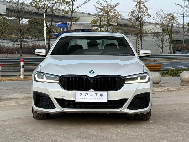 Фото 2 - BMW 5 Series