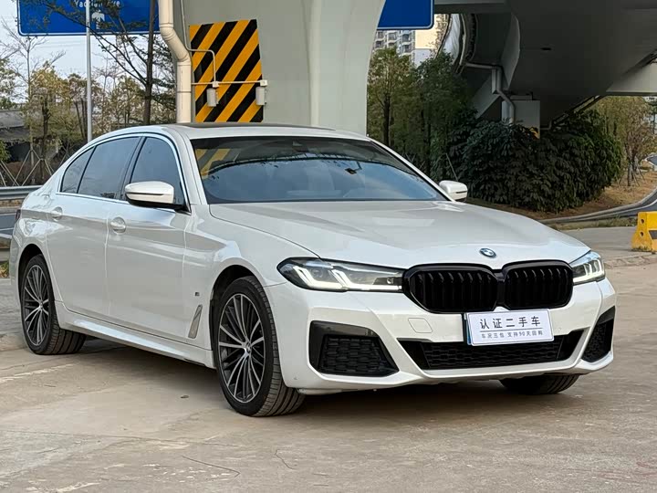 Фото 3 - BMW 5 Series