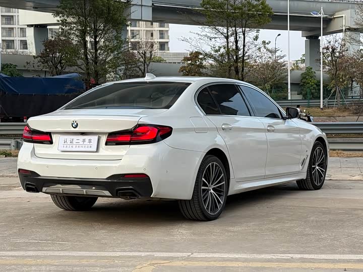 Фото 5 - BMW 5 Series