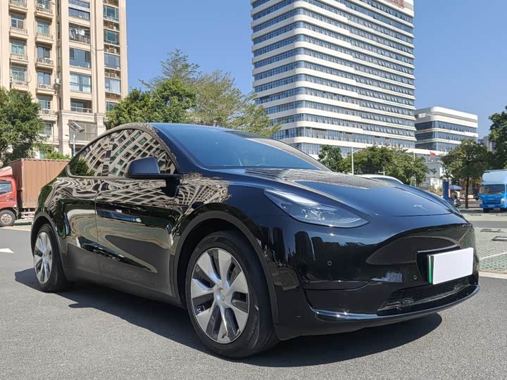 Фото 3 - Tesla Model Y