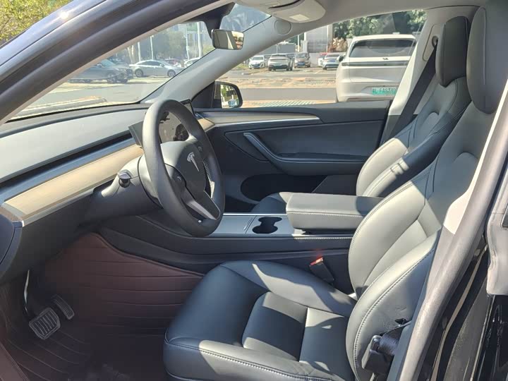 Фото 4 - Tesla Model Y