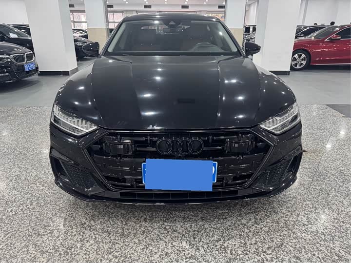 Фото 2 - Audi A7L