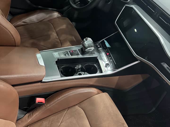 Фото 5 - Audi A7L