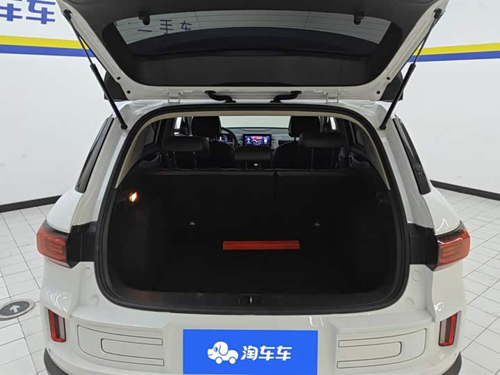 Фото 4 - Geely Icon