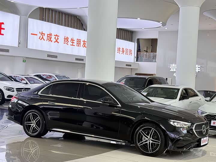 Фото 3 - Mercedes-Benz E-Class