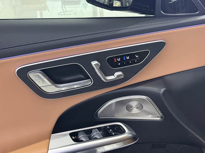 Фото 6 - Mercedes-Benz E-Class