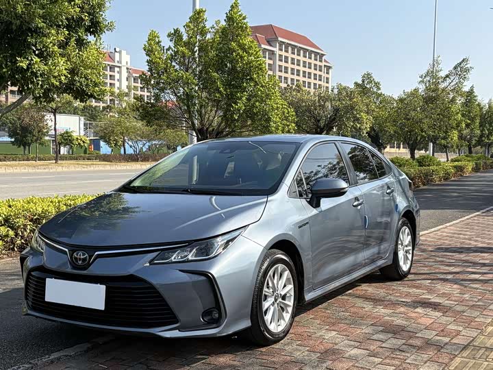 Фото 1 - Toyota Corolla