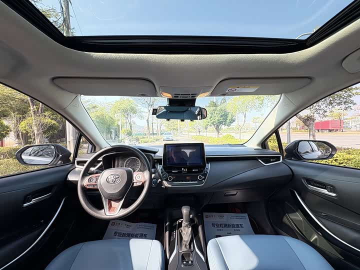 Фото 5 - Toyota Corolla