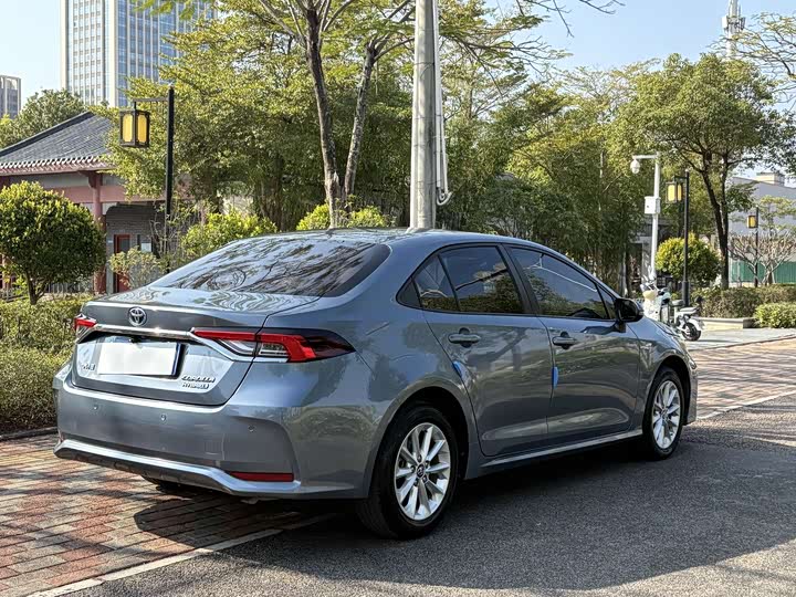 Фото 6 - Toyota Corolla