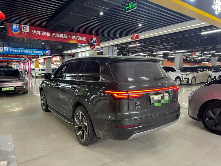 Фото 8 - LiXiang One