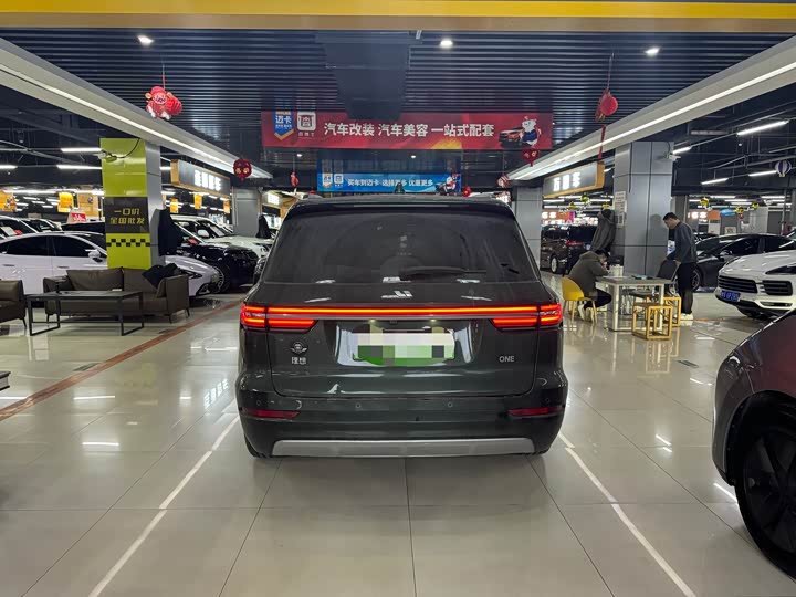 Фото 9 - LiXiang One