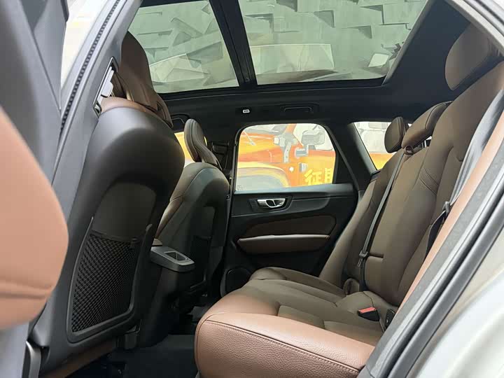 Фото 7 - Volvo XC60