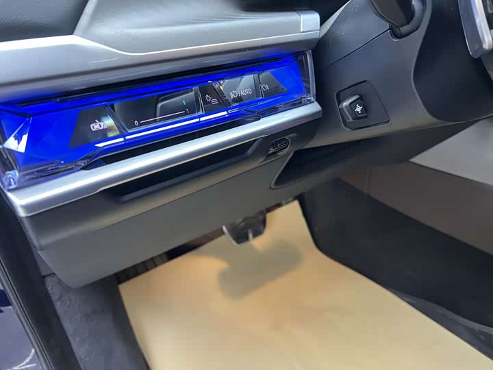 Фото 3 - BMW 7 Series